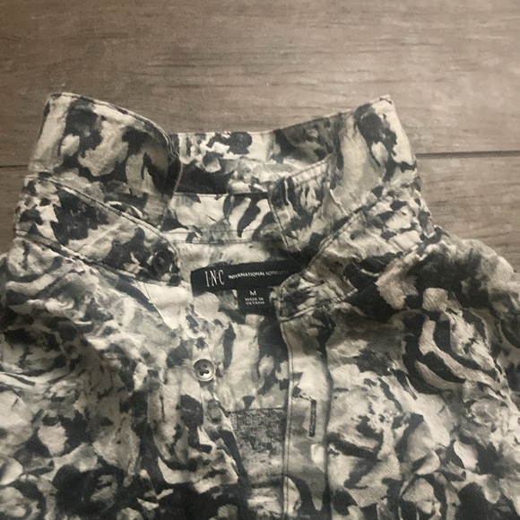 International Concepts Men’s Medium Floral Design Button Up Shirt - Picture 5 of 5